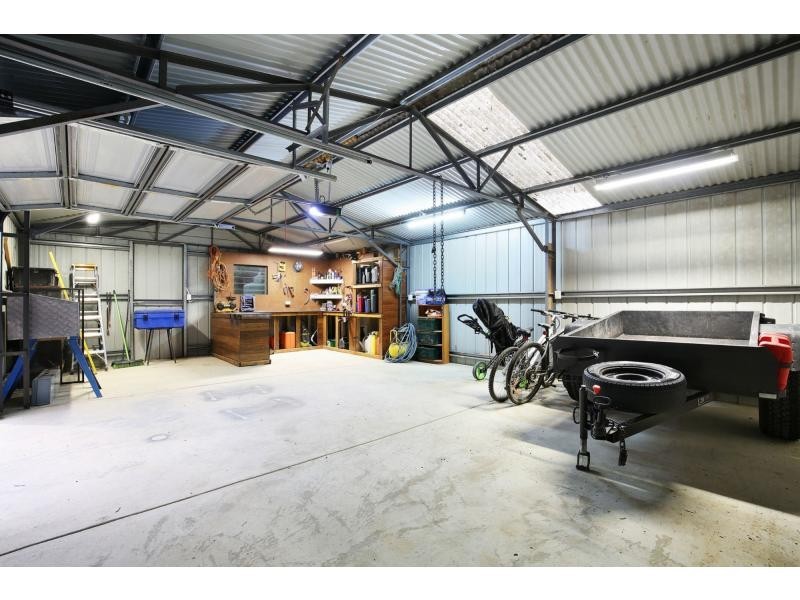 16 Grieve Street, Launching Place VIC 3139