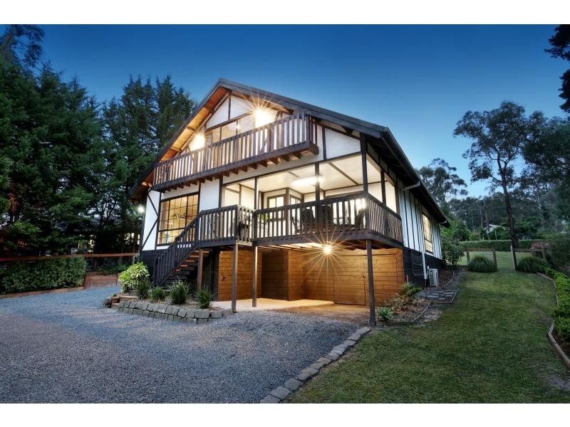16 Grieve Street, Launching Place VIC 3139