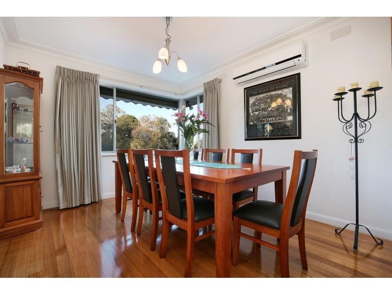 8 Sunhill Avenue, Ringwood VIC 3134