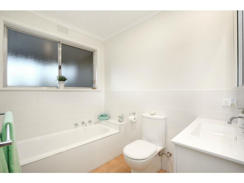 8 Sunhill Avenue, Ringwood VIC 3134