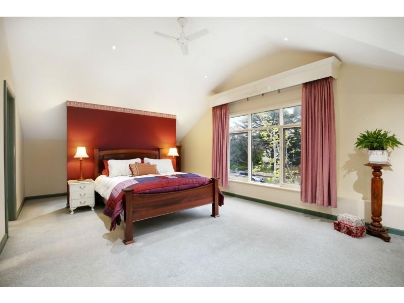 8 Cluney Court, Blackburn South VIC 3130