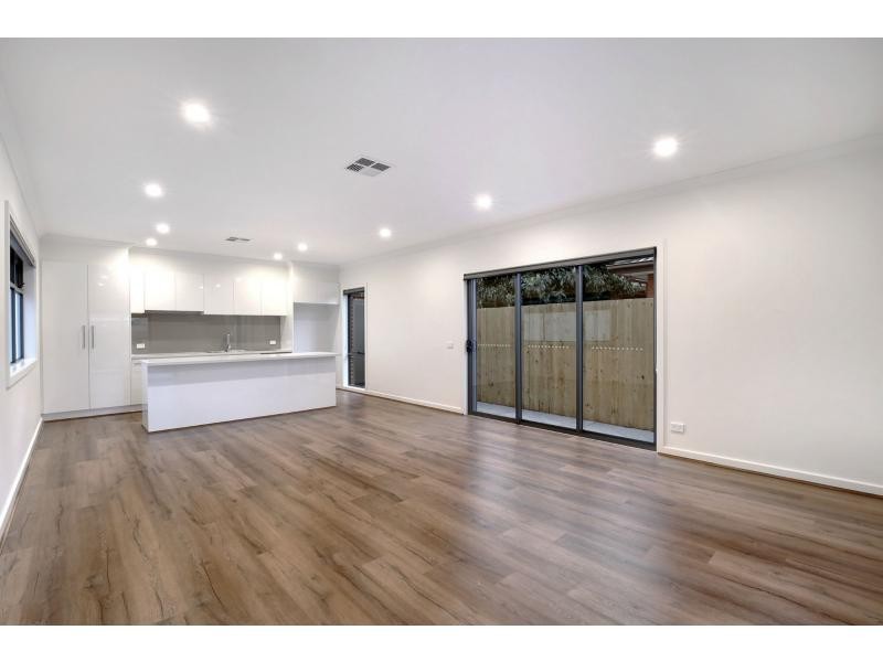 Unit 2/32 Burns Avenue, Clayton South VIC 3169