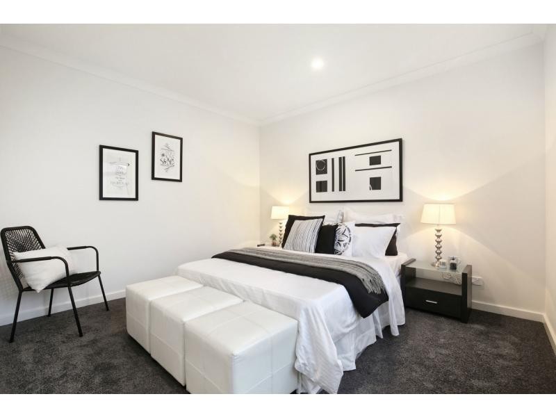 Unit 2/32 Burns Avenue, Clayton South VIC 3169