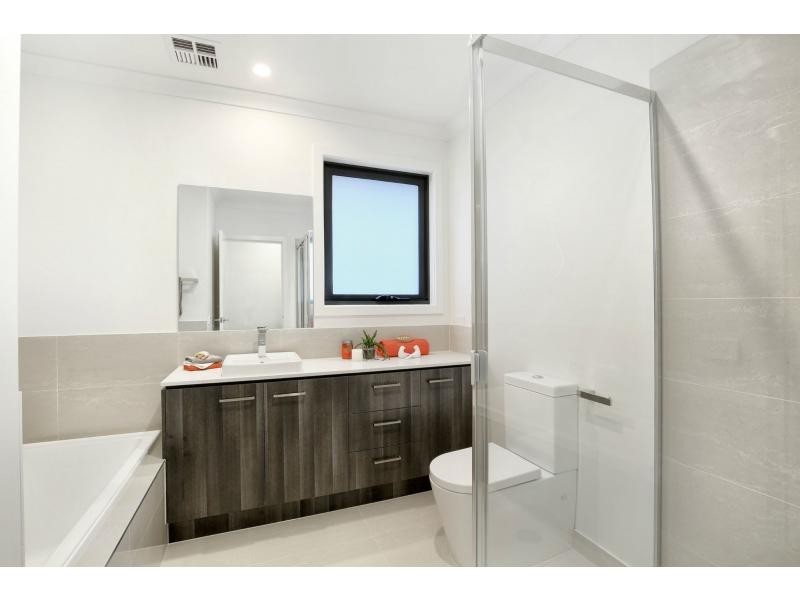 Unit 2/32 Burns Avenue, Clayton South VIC 3169