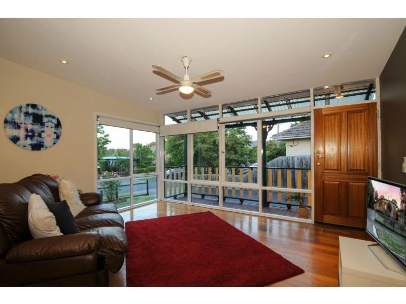 8 California Crescent, Ferntree Gully VIC 3156