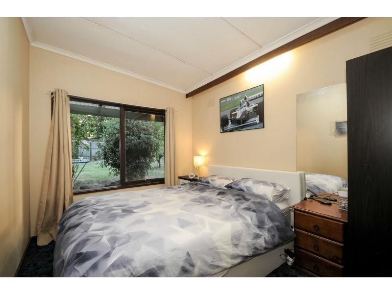 8 California Crescent, Ferntree Gully VIC 3156