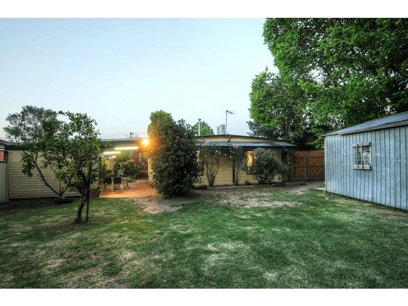 8 California Crescent, Ferntree Gully VIC 3156