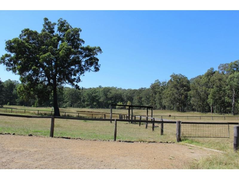 9 Q4 Private Access Road, Ellalong NSW 2325