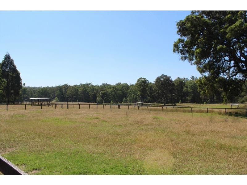 9 Q4 Private Access Road, Ellalong NSW 2325