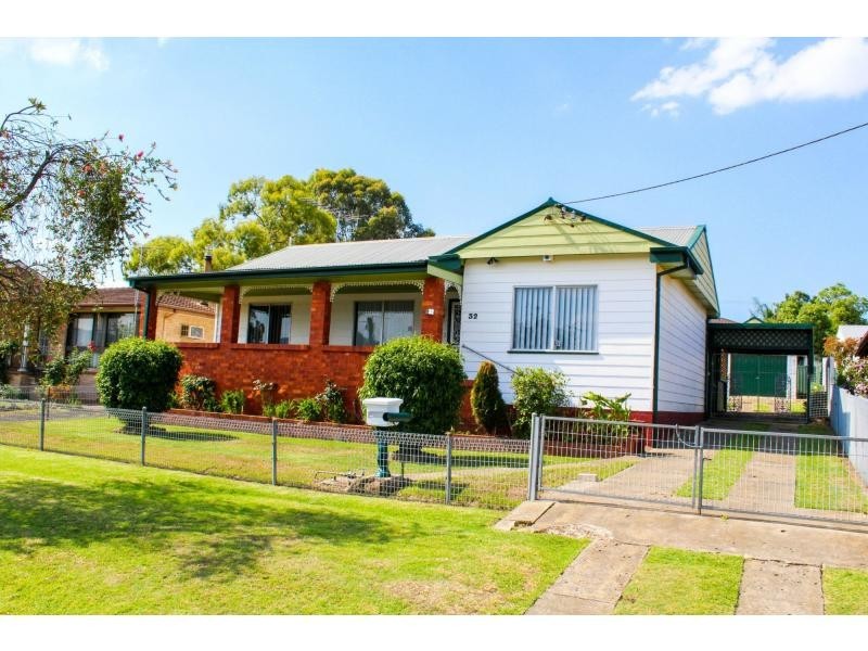 32 Mills Crescent, Cessnock NSW 2325