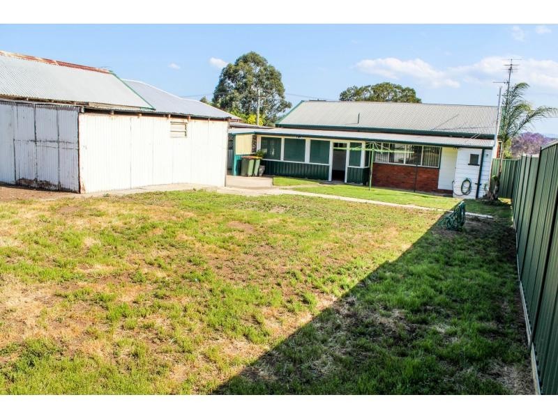 32 Mills Crescent, Cessnock NSW 2325
