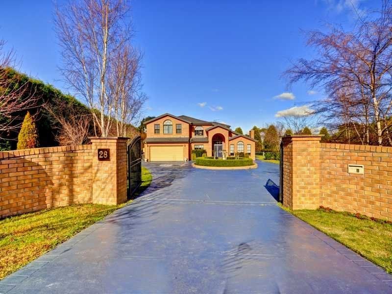 28 Carisbrooke Row, Bowral NSW 2576
