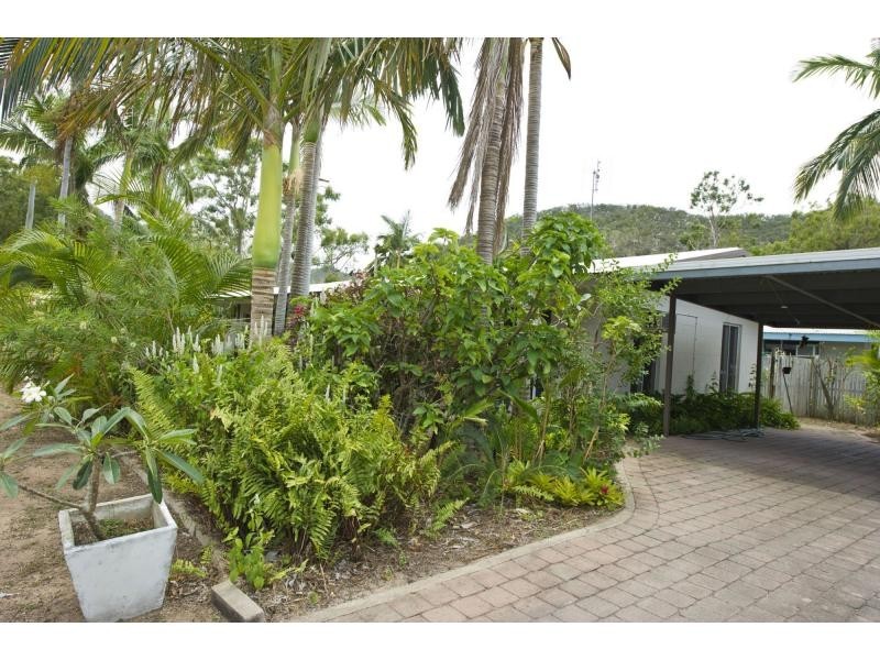 21 The Grove, Nelly Bay, Magnetic Island QLD 4819