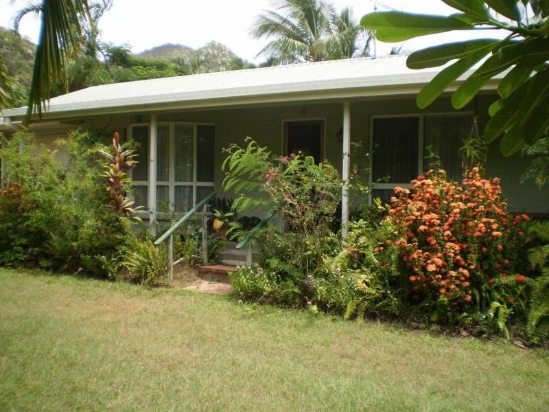 2 Nerita Court, Nelly Bay, Magnetic Island QLD 4819