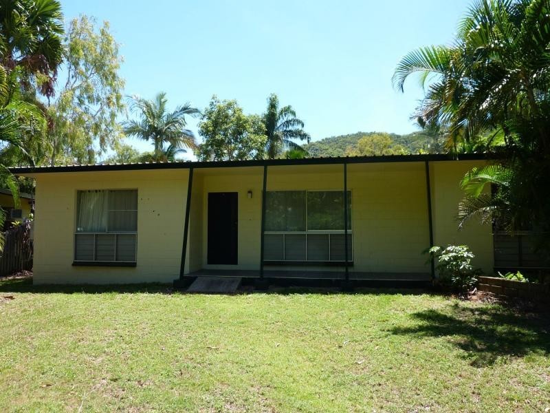 16 Robson Street, Nelly Bay, Magnetic Island QLD 4819