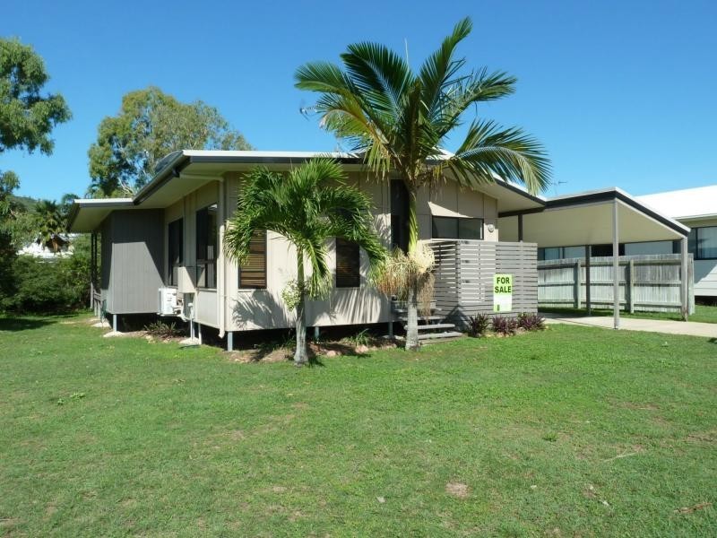 9 Sandals Boulevard, Horseshoe Bay, Magnetic Island QLD 4819