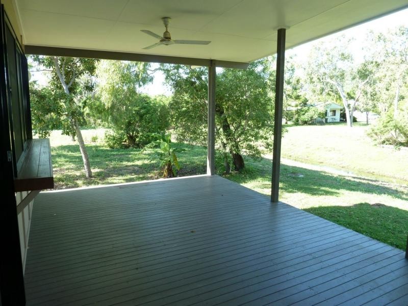 9 Sandals Boulevard, Horseshoe Bay, Magnetic Island QLD 4819