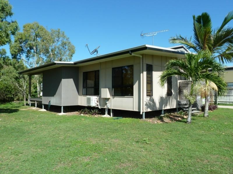 9 Sandals Boulevard, Horseshoe Bay, Magnetic Island QLD 4819