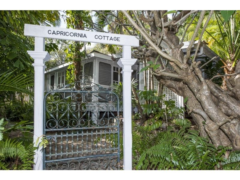 22 Olympus Crescent, Arcadia, Magnetic Island QLD 4819