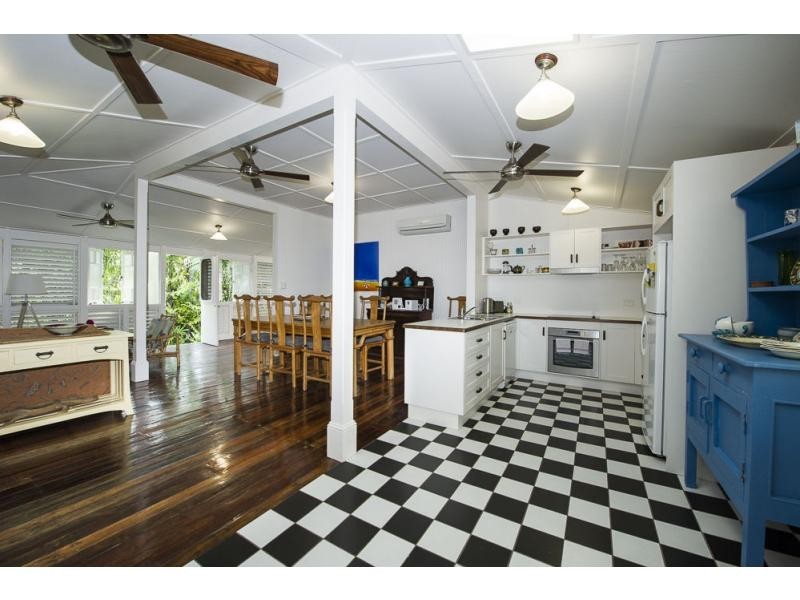 22 Olympus Crescent, Arcadia, Magnetic Island QLD 4819