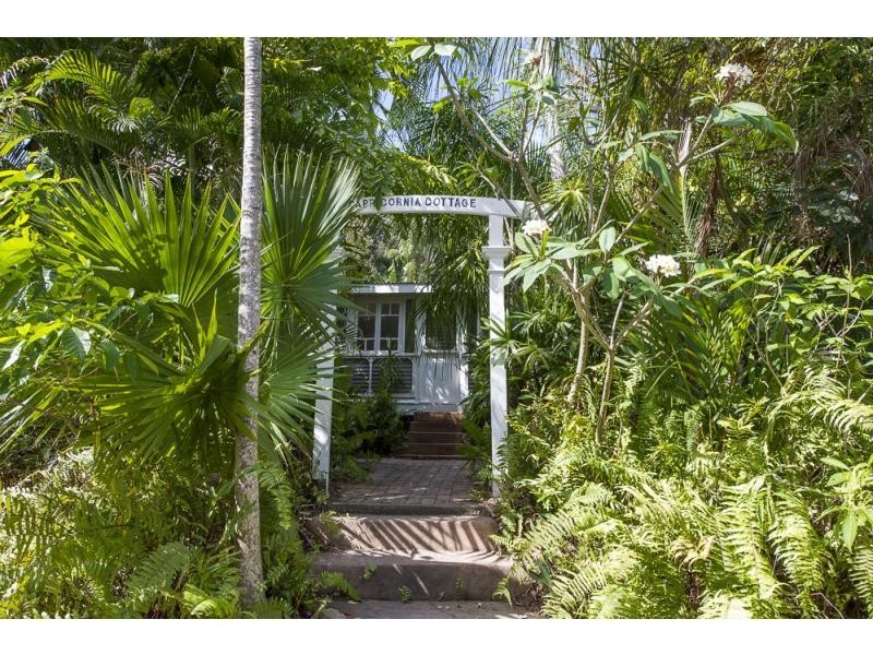 22 Olympus Crescent, Arcadia, Magnetic Island QLD 4819