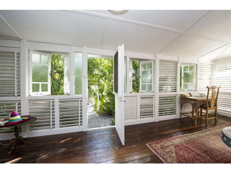 22 Olympus Crescent, Arcadia, Magnetic Island QLD 4819