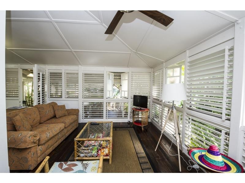 22 Olympus Crescent, Arcadia, Magnetic Island QLD 4819