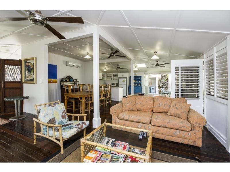 22 Olympus Crescent, Arcadia, Magnetic Island QLD 4819