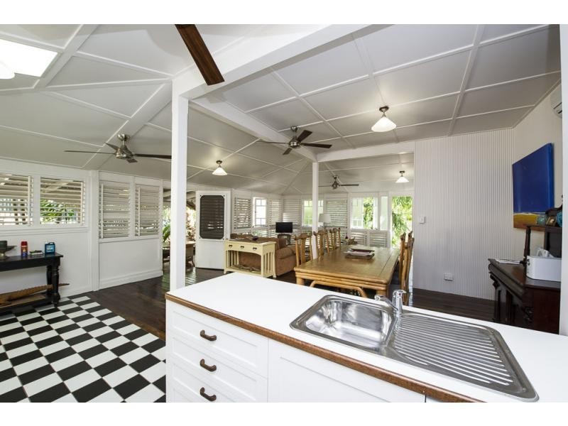 22 Olympus Crescent, Arcadia, Magnetic Island QLD 4819