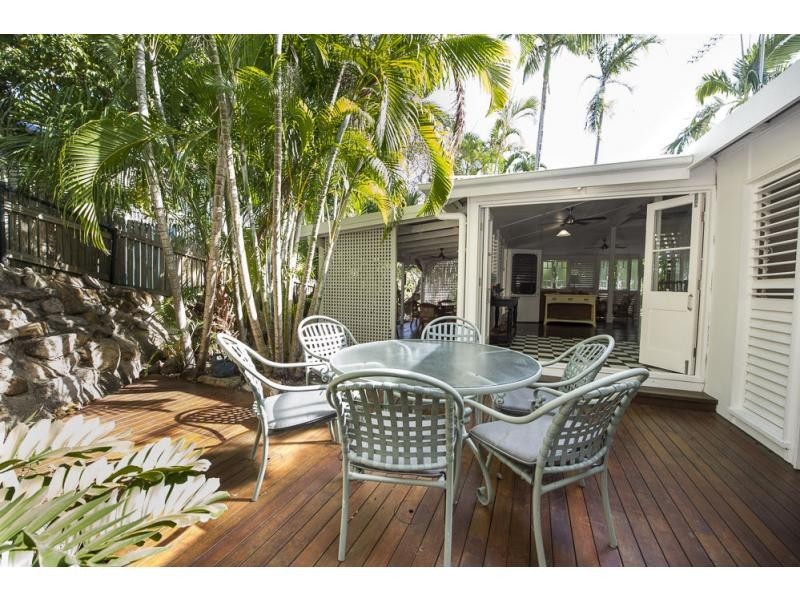 22 Olympus Crescent, Arcadia, Magnetic Island QLD 4819