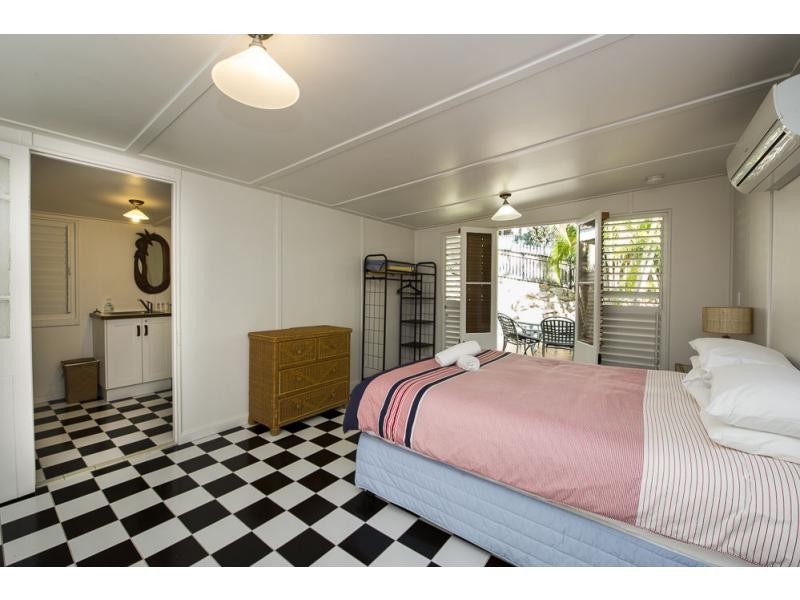 22 Olympus Crescent, Arcadia, Magnetic Island QLD 4819