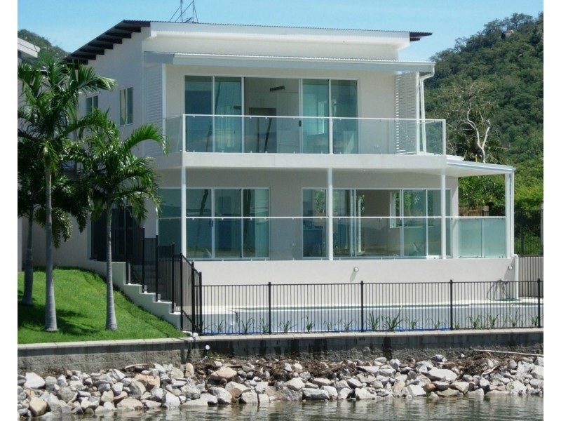 12A Terrace Place, Nelly Bay QLD 4819