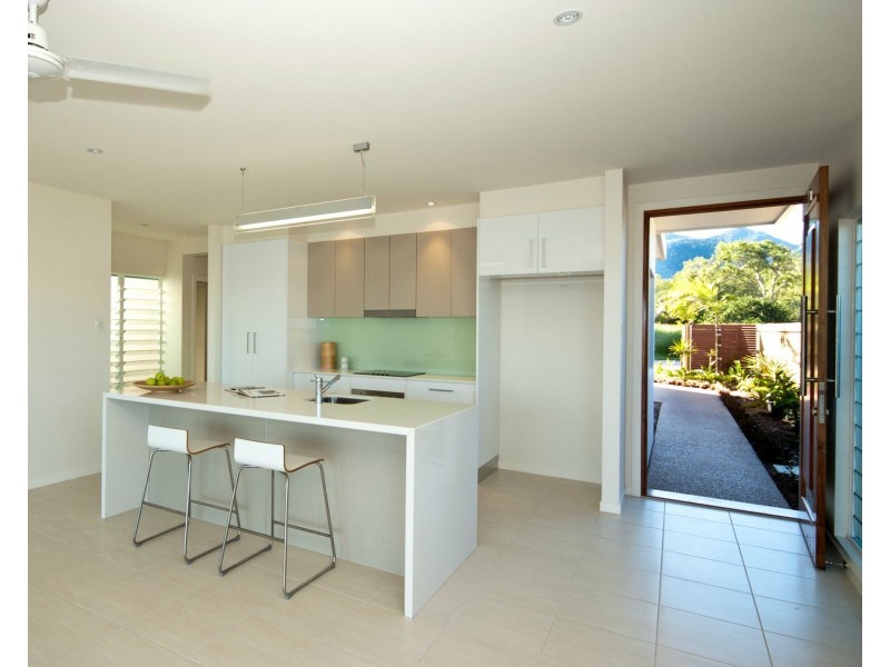 12A Terrace Place, Nelly Bay QLD 4819