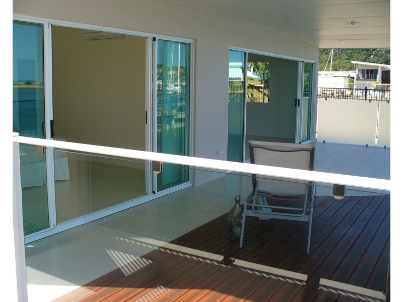 12A Terrace Place, Nelly Bay QLD 4819
