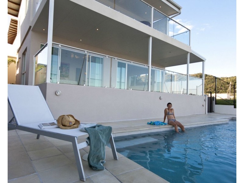 12A Terrace Place, Nelly Bay QLD 4819