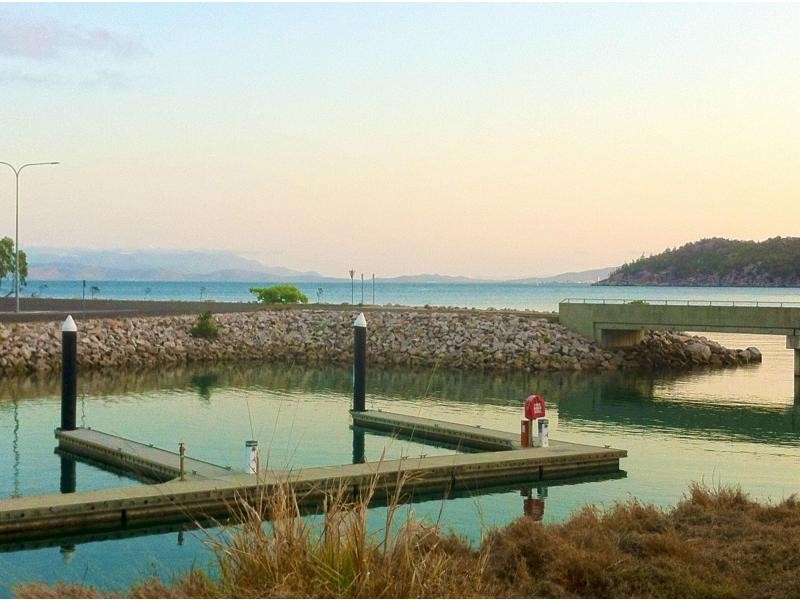 8 Terrace Place, Nelly Bay, Magnetic Island QLD 4819