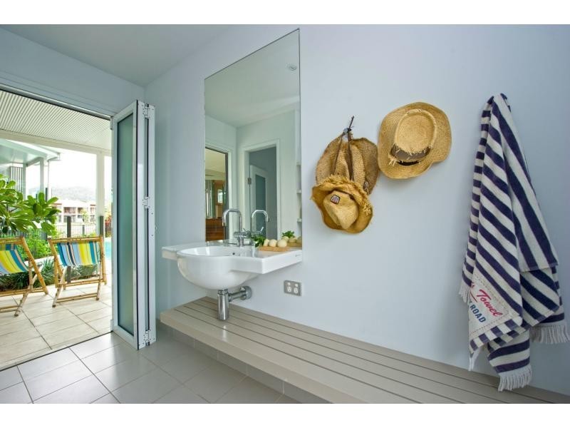 19 The Cove, Nelly Bay, Magnetic Island QLD 4819
