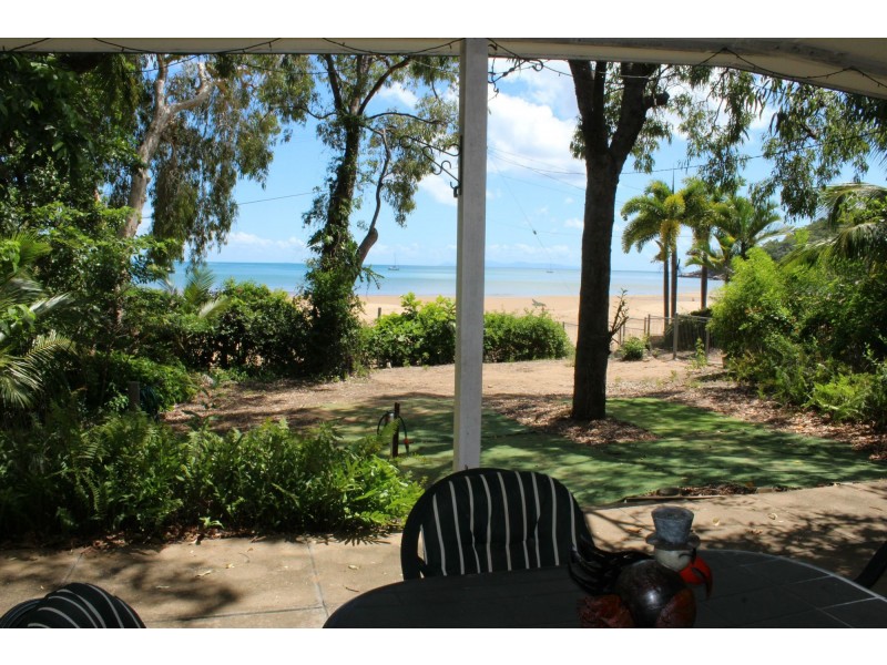 10 Henry Lawson Street, Horseshoe Bay QLD 4819