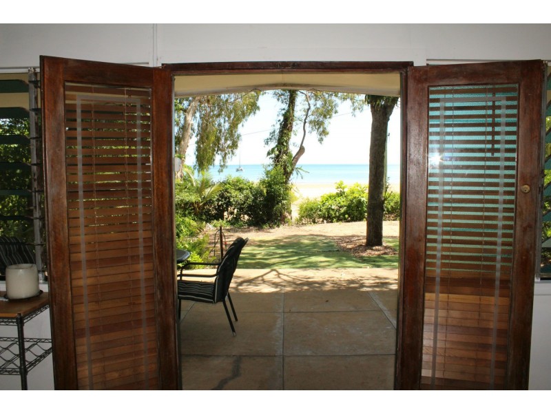 10 Henry Lawson Street, Horseshoe Bay QLD 4819