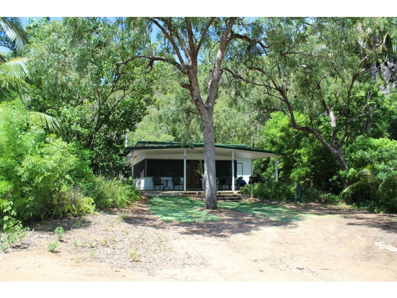 10 Henry Lawson Street, Horseshoe Bay QLD 4819