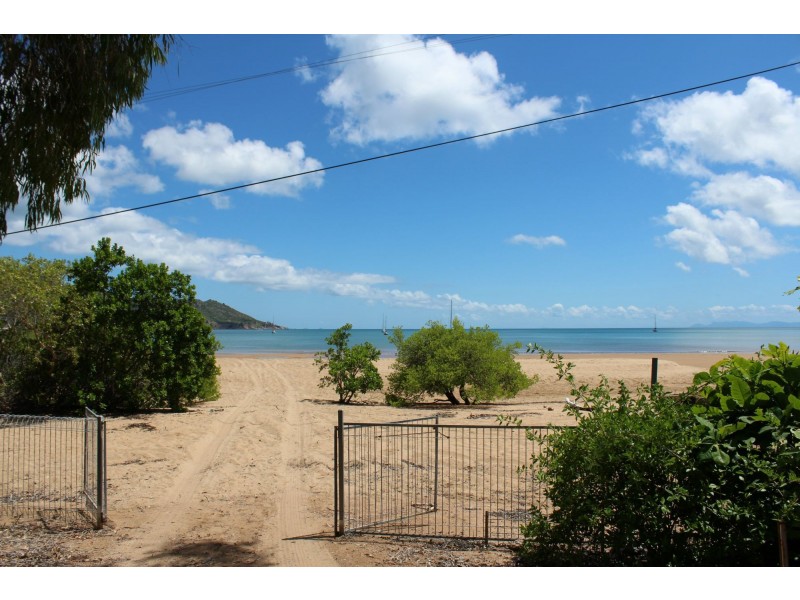 10 Henry Lawson Street, Horseshoe Bay QLD 4819