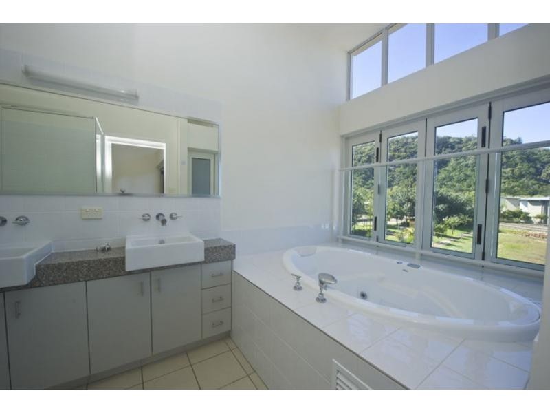 16/1-3 The Cove, Nelly Bay, Magnetic Island QLD 4819