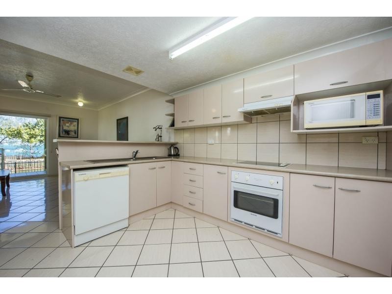 2/38 Marine Parade, Arcadia, Magnetic Island QLD 4819