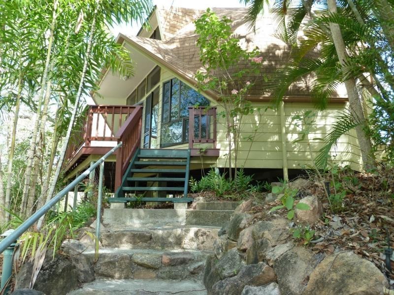 10 Mirabel Avenue, Arcadia, Magnetic Island QLD 4819