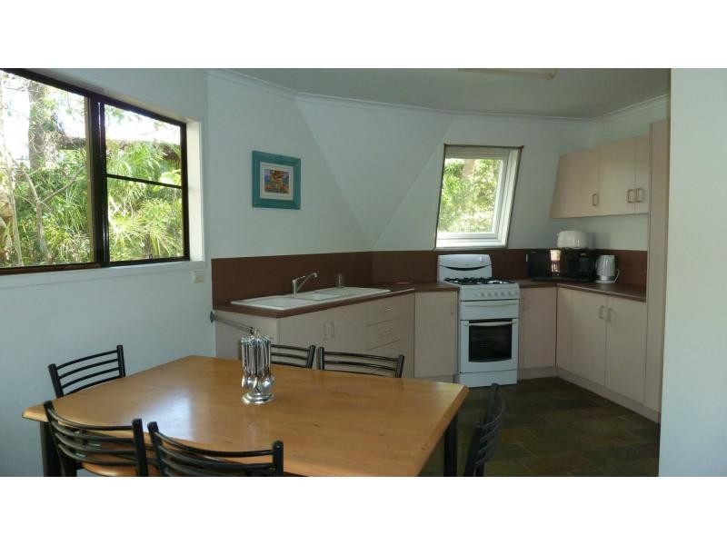 10 Mirabel Avenue, Arcadia, Magnetic Island QLD 4819