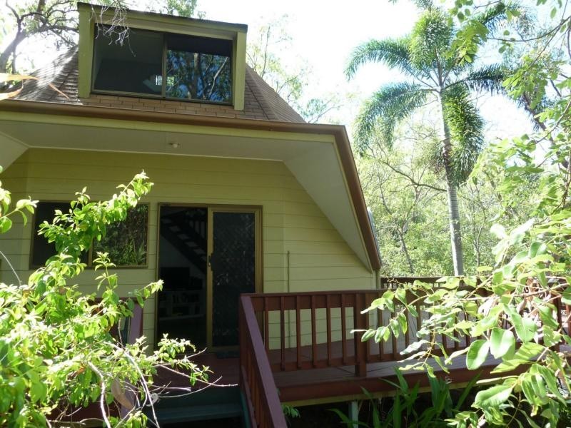 10 Mirabel Avenue, Arcadia, Magnetic Island QLD 4819