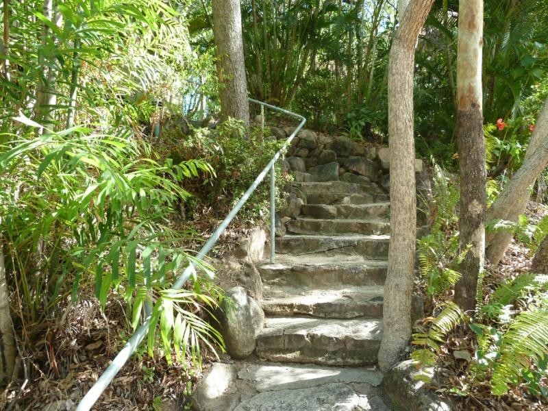 10 Mirabel Avenue, Arcadia, Magnetic Island QLD 4819