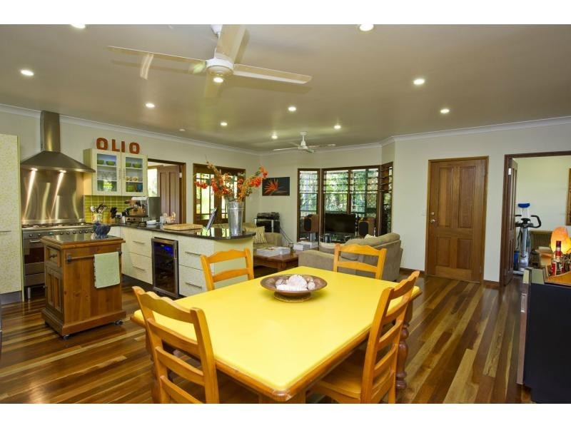 22 Grace Street, Nelly Bay, Magnetic Island QLD 4819
