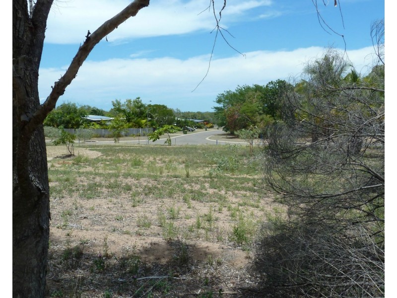 17 Wallaby Way, Horseshoe Bay QLD 4819