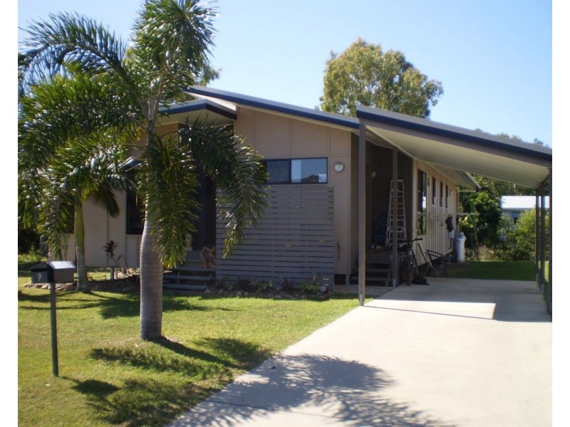 9 Sandals Boulevard, Horseshoe Bay QLD 4819